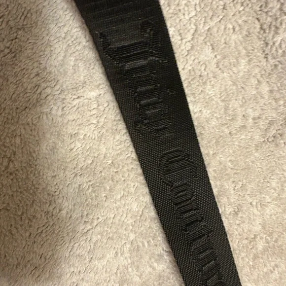 Juicy Couture Black Straight From The Heart Quilted Heart Crossbody Bag - Picture 5 of 8